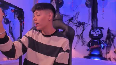 Snapshot of zeus_blaze chatting on 10/14/25, 04:24 zeus_blaze online show from 10/14/25, 04:24