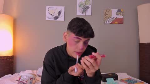 Snapshot of zeus_blaze chatting on 10/15/25, 05:07 zeus_blaze online show from 10/15/25, 05:07