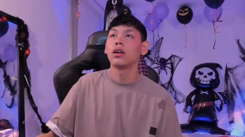 Snapshot of zeus_blaze chatting on 10/24/25, 12:12 zeus_blaze online show from 10/24/25, 12:12