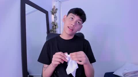 Snapshot of zeus_blaze chatting on 11/15/25, 04:03 zeus_blaze online show from 11/15/25, 04:03