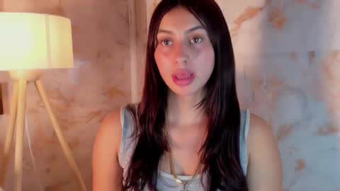 Snapshot of zharyt_18 chatting on 09/26/25, 11:20 Sharit Robins online show from 09/26/25, 11:20
