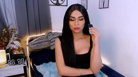 Snapshot of zialustts chatting on 10/10/25, 05:23 Zia online show from 10/10/25, 05:23