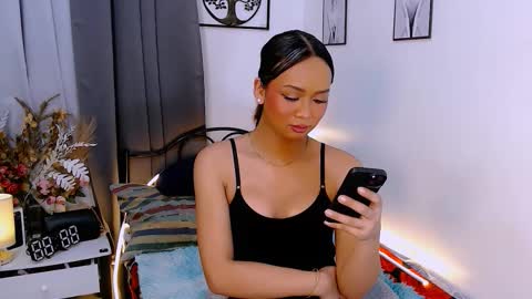 Snapshot of zialustts chatting on 10/18/25, 07:36 Zia online show from 10/18/25, 07:36