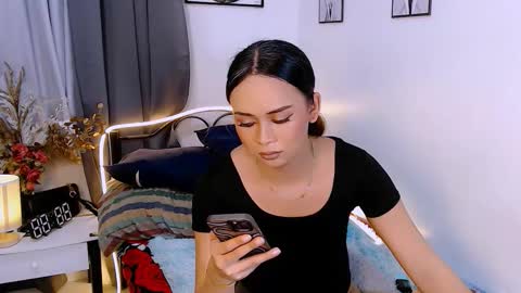 Snapshot of zialustts chatting on 10/25/25, 06:13 Zia online show from 10/25/25, 06:13