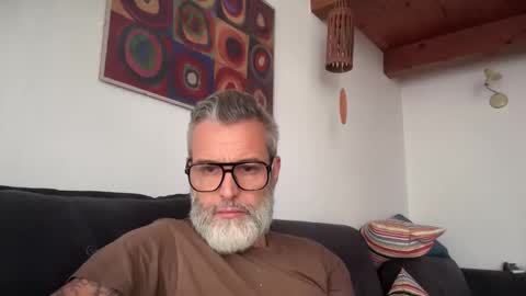 zkopa69 online show from 10/17/25, 07:33