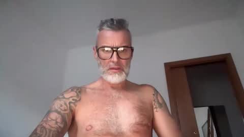 zkopa69 online show from 10/26/25, 03:51