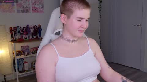 Snapshot of zlata_in_xxxland chatting on 09/19/25, 08:53 Zlata online show from 09/19/25, 08:53