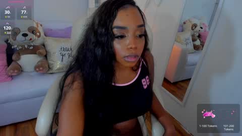 Snapshot of zobe_love chatting on 02/04/25, 10:02 Zobe Love online show from 02/04/25, 10:02