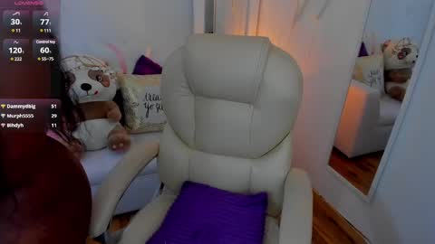 Snapshot of zobe_love chatting on 02/14/25, 11:09 Zobe Love online show from 02/14/25, 11:09
