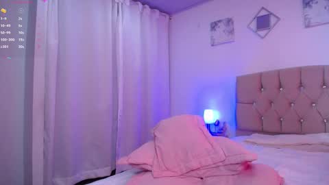 Snapshot of zoe_alanaa chatting on 12/14/24, 05:03 ZOEE online show from 12/14/24, 05:03
