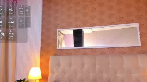 Snapshot of zoe_alanaa chatting on 10/18/25, 09:59 ZOEE online show from 10/18/25, 09:59