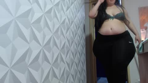 Snapshot of zoe_curvy chatting on 03/06/25, 03:24 Zoe online show from 03/06/25, 03:24