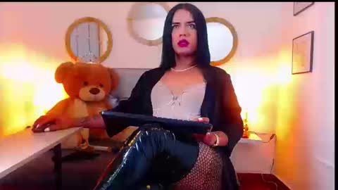 Snapshot of zoe_hecate chatting on 09/27/25, 12:04 zoe_hecate online show from 09/27/25, 12:04