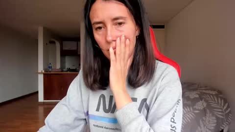 Snapshot of zoe_jeane_beker chatting on 10/16/25, 07:59 ZOE online show from 10/16/25, 07:59