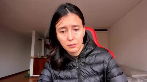 Snapshot of zoe_jeane_beker chatting on 10/21/25, 07:47 ZOE online show from 10/21/25, 07:47