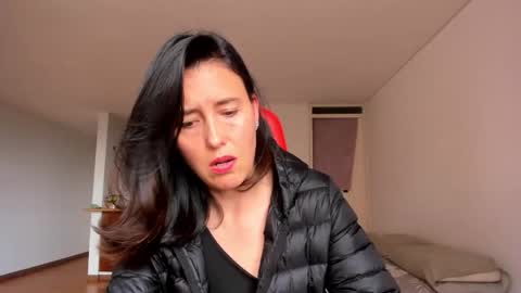 Snapshot of zoe_jeane_beker chatting on 10/25/25, 08:25 ZOE online show from 10/25/25, 08:25