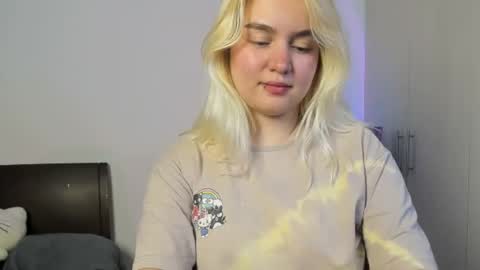 zoe online show from 10/15/25, 07:36