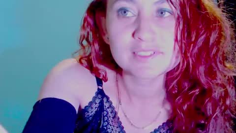 Snapshot of zoe_jones2 chatting on 12/04/24, 06:33 Zoe online show from 12/04/24, 06:33