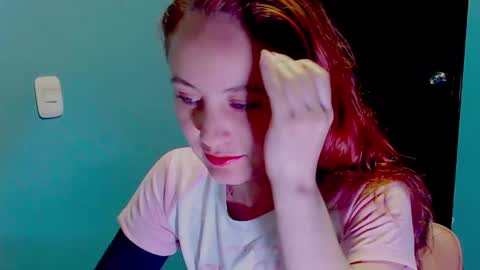 Snapshot of zoe_jones2 chatting on 12/10/24, 04:13 Zoe online show from 12/10/24, 04:13