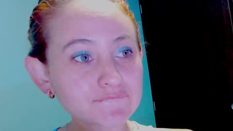 Snapshot of zoe_jones2 chatting on 12/12/24, 03:21 Zoe online show from 12/12/24, 03:21