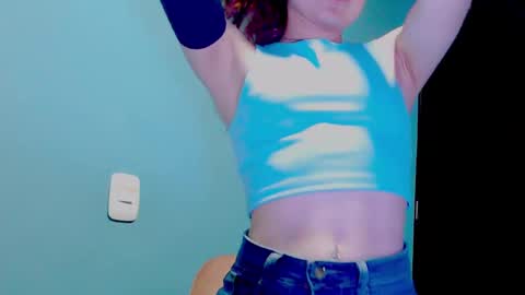 Snapshot of zoe_jones2 chatting on 12/12/24, 06:25 Zoe online show from 12/12/24, 06:25
