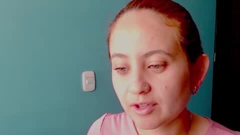 Snapshot of zoe_jones2 chatting on 12/21/24, 01:32 Zoe online show from 12/21/24, 01:32