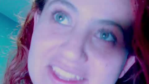 Snapshot of zoe_jones2 chatting on 12/28/24, 02:43 Zoe online show from 12/28/24, 02:43