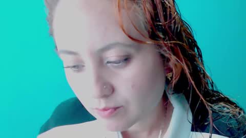 Snapshot of zoe_jones2 chatting on 12/28/24, 01:49 Zoe online show from 12/28/24, 01:49