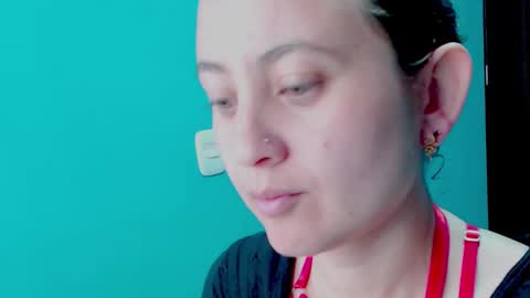 Snapshot of zoe_jones2 chatting on 12/31/24, 12:15 Zoe online show from 12/31/24, 12:15