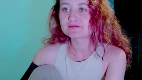 Snapshot of zoe_jones2 chatting on 01/18/25, 01:08 Zoe online show from 01/18/25, 01:08