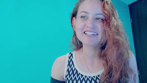 Snapshot of zoe_jones2 chatting on 01/20/25, 10:15 Zoe online show from 01/20/25, 10:15