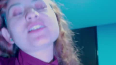Snapshot of zoe_jones2 chatting on 02/12/25, 02:35 Zoe online show from 02/12/25, 02:35