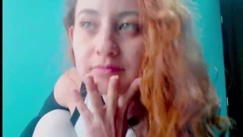 Snapshot of zoe_jones2 chatting on 02/25/25, 03:38 Zoe online show from 02/25/25, 03:38