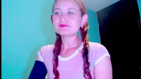 Snapshot of zoe_jones2 chatting on 03/06/25, 11:31 Zoe online show from 03/06/25, 11:31
