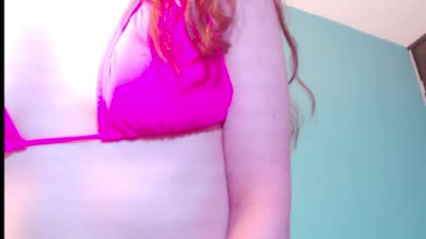 Snapshot of zoe_jones2 chatting on 03/08/25, 05:33 Zoe online show from 03/08/25, 05:33