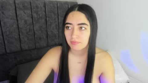 zoe_jones7 online show from 10/29/25, 02:47