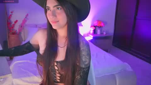 Marilin online show from 11/15/25, 04:32