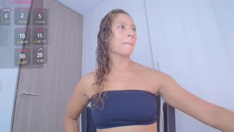 Snapshot of zoe_moon85 chatting on 10/28/25, 08:55 zoe online show from 10/28/25, 08:55