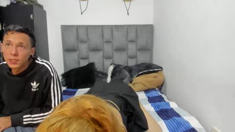 She Zoe He Painn online show from 10/20/25, 02:12