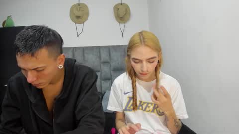 She Zoe He Painn online show from 11/12/25, 11:47