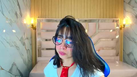 Snapshot of zoe_r_ chatting on 10/24/25, 03:36 Zoe online show from 10/24/25, 03:36