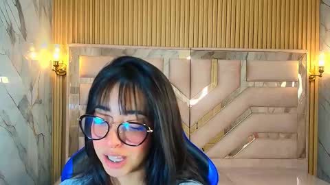 Snapshot of zoe_r_ chatting on 11/05/25, 03:17 Zoe online show from 11/05/25, 03:17