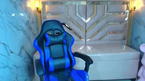 Snapshot of zoe_r_ chatting on 11/08/25, 03:29 Zoe online show from 11/08/25, 03:29