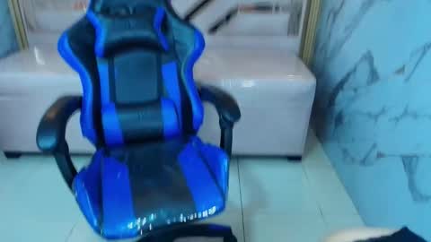 Snapshot of zoe_r_ chatting on 11/13/25, 03:49 Zoe online show from 11/13/25, 03:49