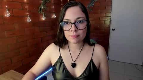 Snapshot of zoe_ringer chatting on 02/26/25, 03:52 Zoe  online show from 02/26/25, 03:52