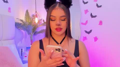 Zoe online show from 10/20/25, 01:06