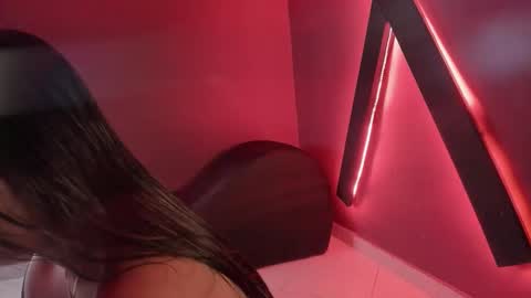 Zoe online show from 10/10/25, 12:09