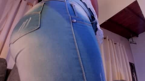 Zoe online show from 10/25/25, 06:32