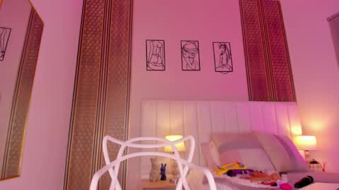 Hi guys i am Zoe  online show from 10/21/25, 11:33