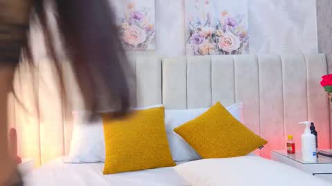 Camila Aristizabal online show from 10/21/25, 08:42